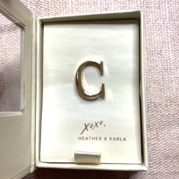 LARK & IVES COLLECTIVES THE GOLD MONOGRAM LYRICS PINS "C" - Picture 11 of 14